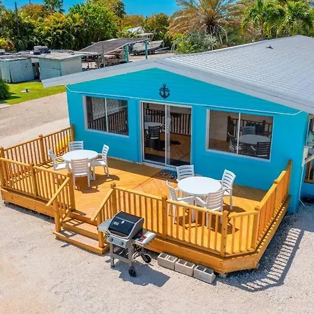 Waterfront Anchor House With Boat Basin & Ramp Villa